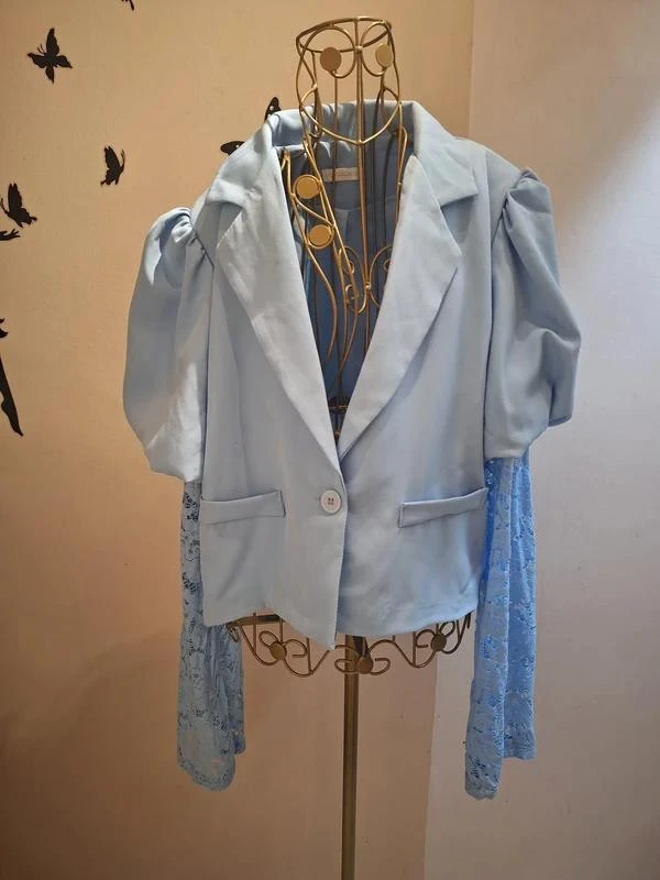 Blazer court bleu clair et dentelle - Made in italy